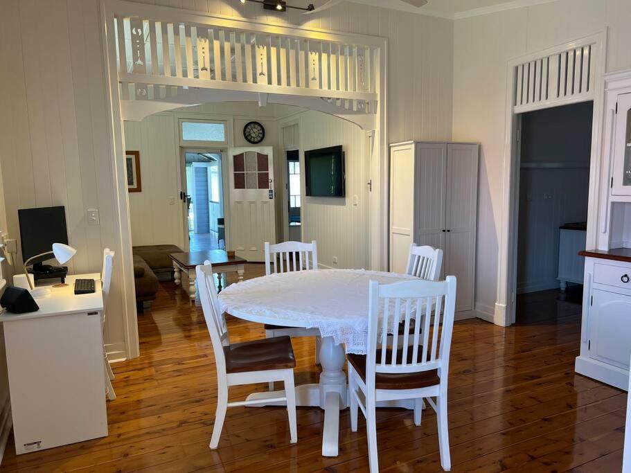 Entire Upper Floor 1 Bedroom Brisbane Exterior foto