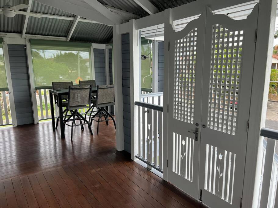 Entire Upper Floor 1 Bedroom Brisbane Exterior foto